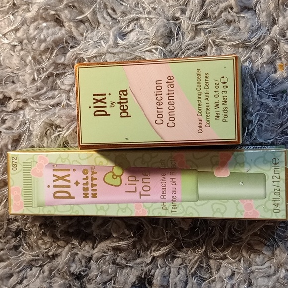 Pixi HELLO KITTY LIP TONE & CORRECTION CONCENTRATE - Picture 1 of 2